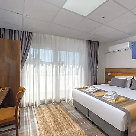 Hotel Grand Guelluek 3*